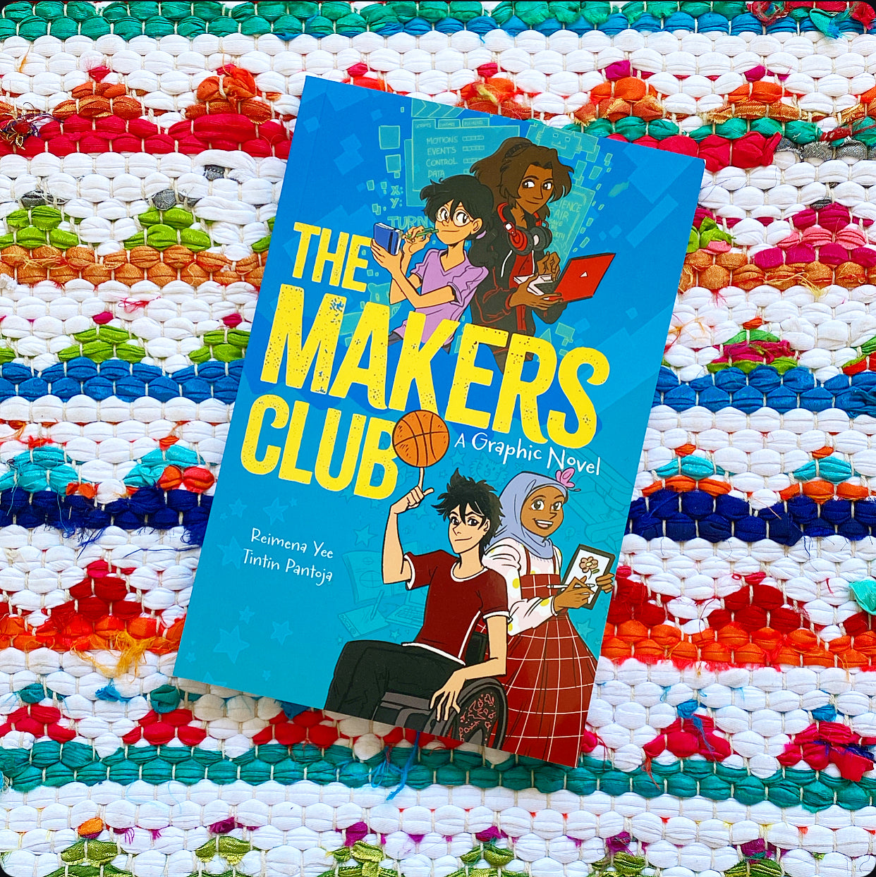 The Makers Club: A Graphic Novel | Reimena Yee (Author) + Tintin Pantoja (Illustrator) + Melanie Ujimori (Illustrator)