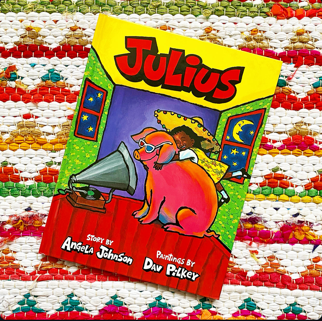 Julius | Angela Johnson (Author) + Dav Pilkey (Illustrator)