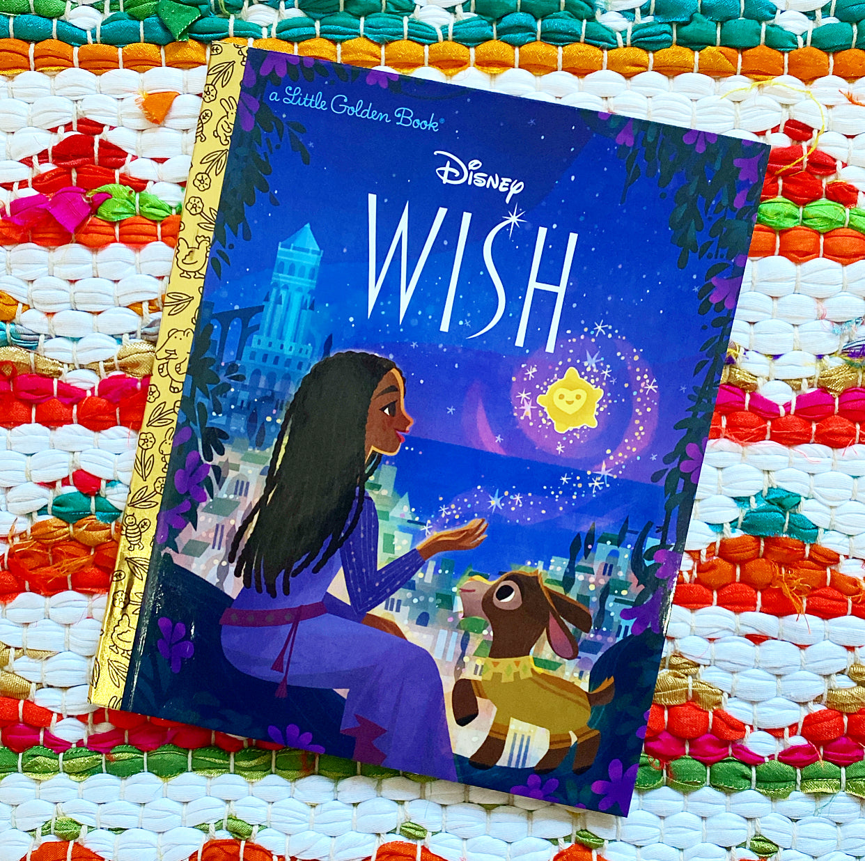 Disney Wish Little Golden Book | Luna Chi (Adapted by) + Joey Chou (Illustrated by)