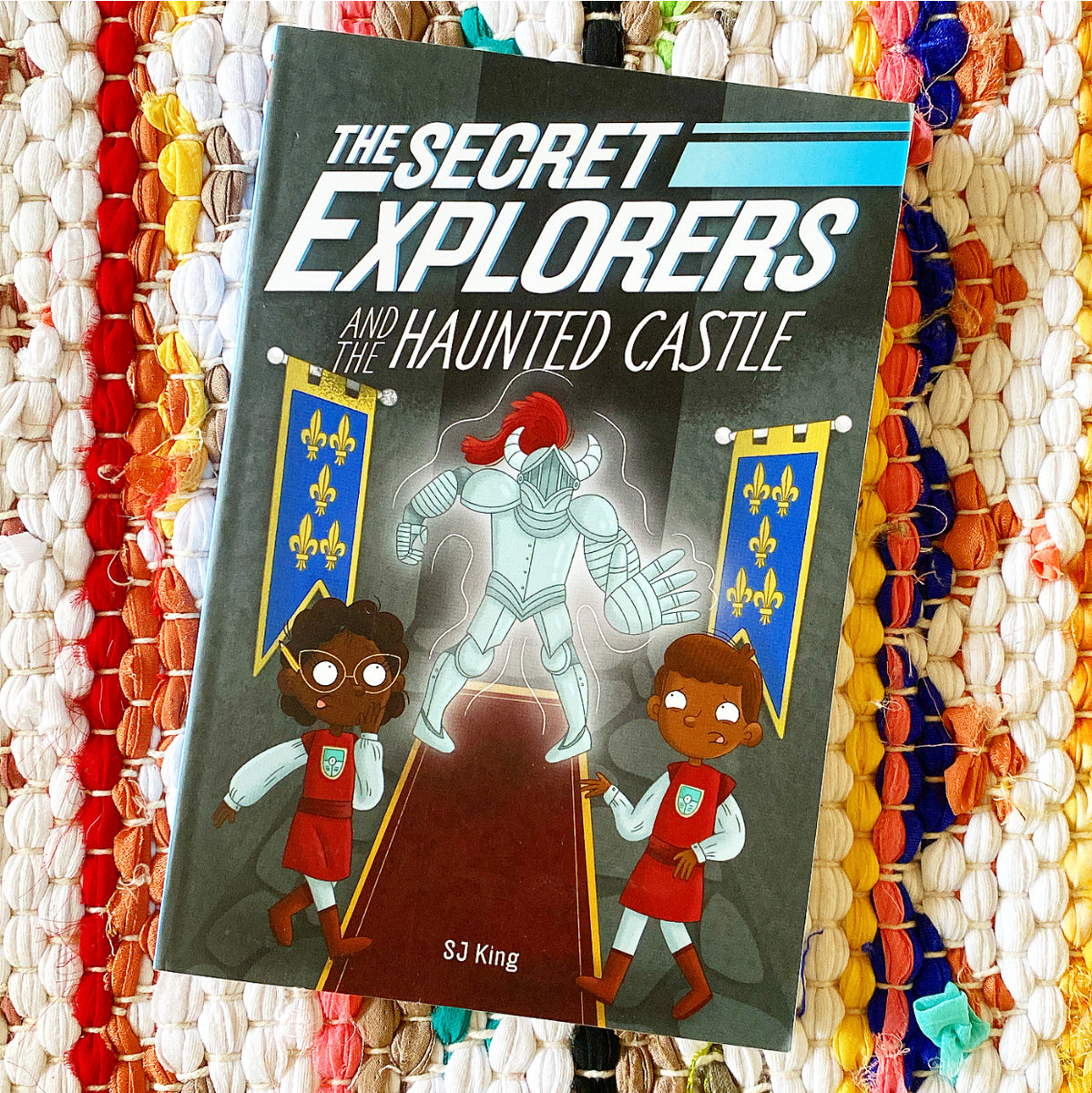 Kind　SJ　the　–　[paperback]　Haunted　The　Brave　King　Explorers　Secret　Castle　and　Bookshop