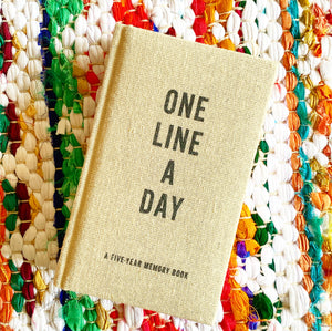 Canvas One Line a Day: A Five-Year Memory Book (Yearly Memory Journal and Diary, Natural Canvas Cover) | Chronicle Books