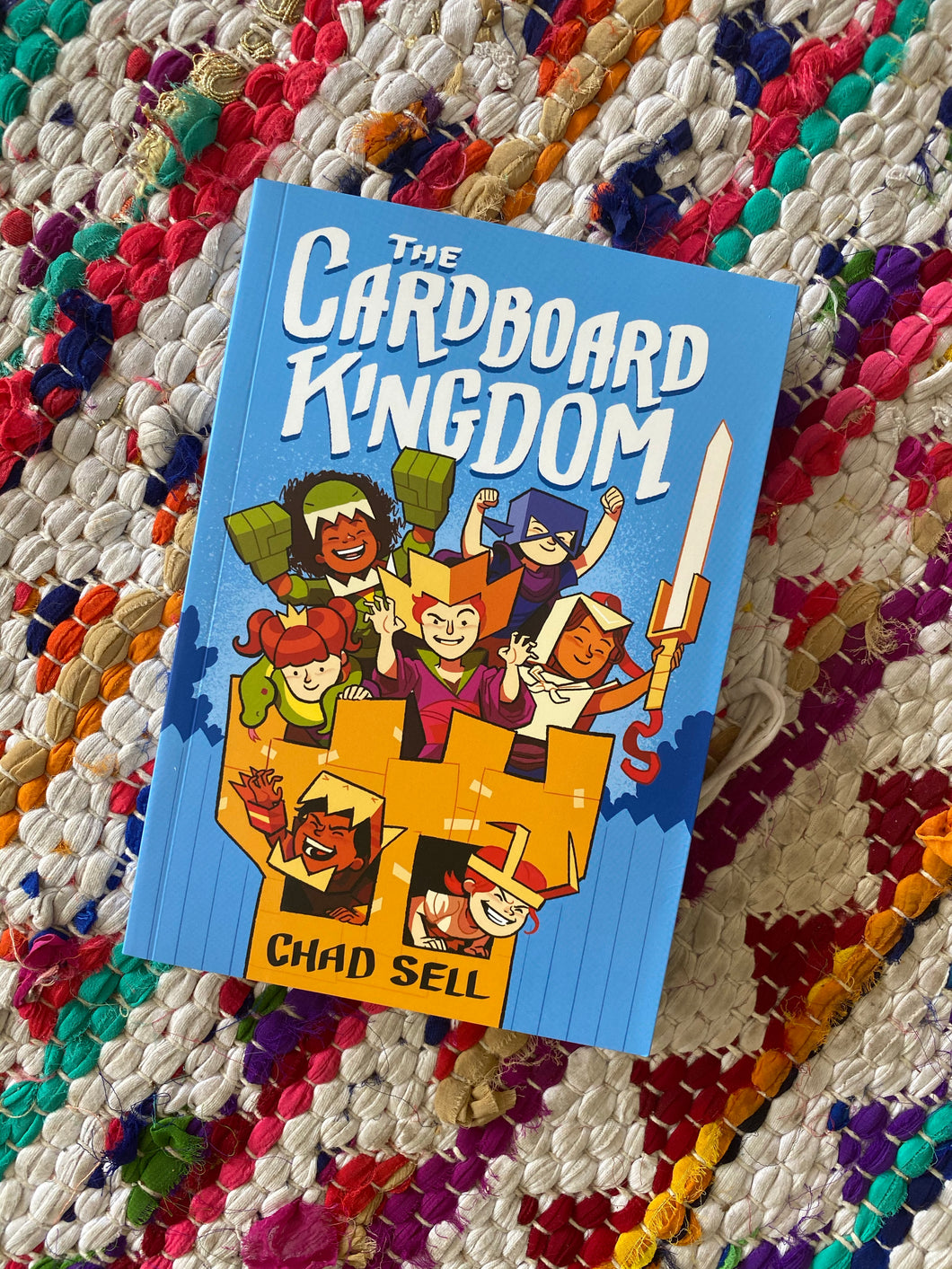 The Cardboard Kingdom: (A Graphic Novel) (The Cardboard Kingdom #1) | Chad Sells